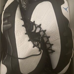 Worn once selling them cause I don’t like how they fit on my feet